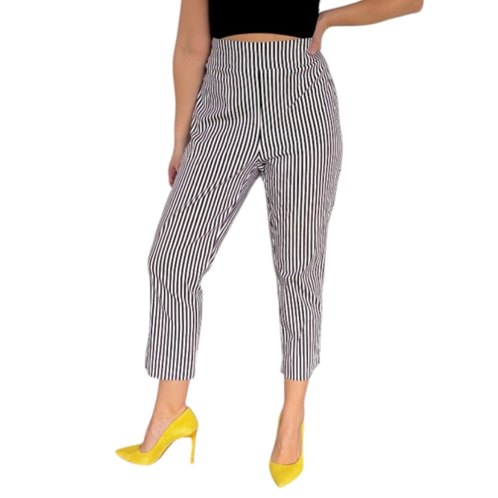 Chico’s So Slimming black white vertical stripe high rise crop pants size 2